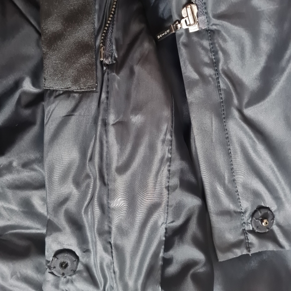 Size- L, Vintage Datum puffer jacket for women in dark grey for heavy winters. - Picture 11 of 16